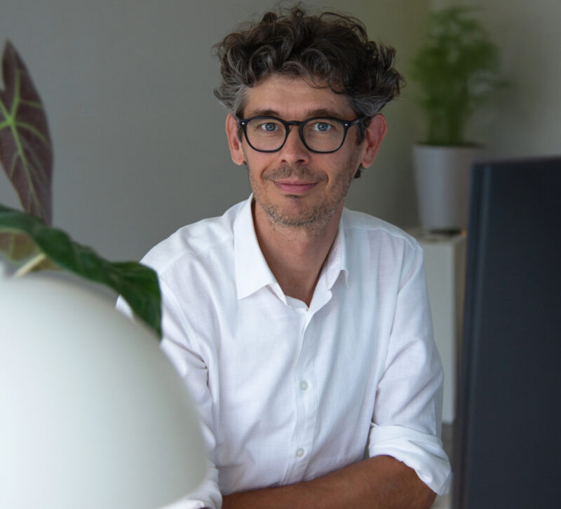 Hans Versmissen, Intersoft Electronics